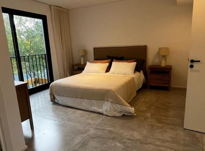 Casa · 130m² · 4 Ambientes · 2 Cocheras