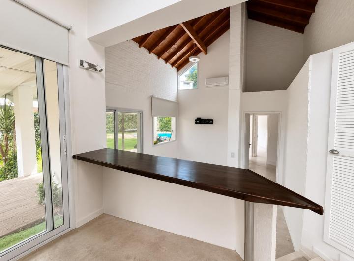Casa · 93m² · 4 Ambientes · 3 Cocheras