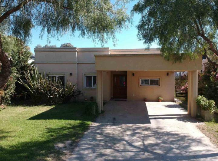 Casa · 124m² · 4 Ambientes · 2 Cocheras