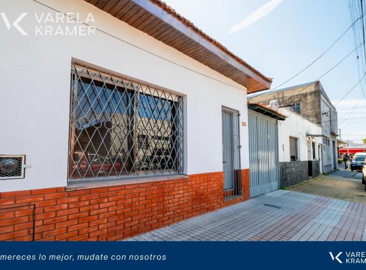 Casa · 227m² · 7 Ambientes · 3 Cocheras