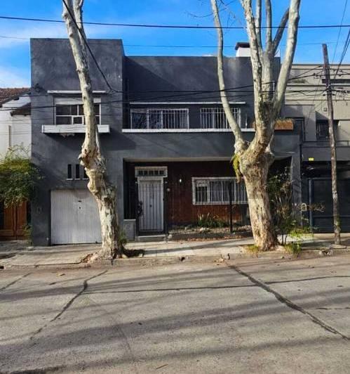 Casa · 190m² · 6 Ambientes · 1 Cochera