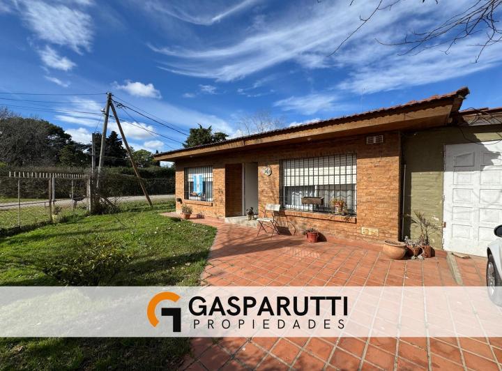 Casa · 160m² · 4 Ambientes · 3 Cocheras