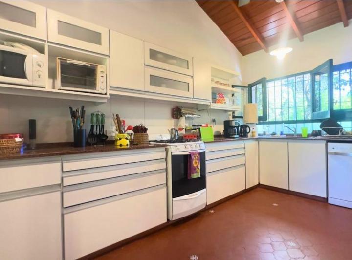 Casa · 168m² · 4 Ambientes · 3 Cocheras