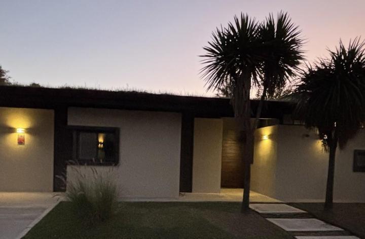 Casa · 12000m² · 5 Ambientes · 3 Cocheras