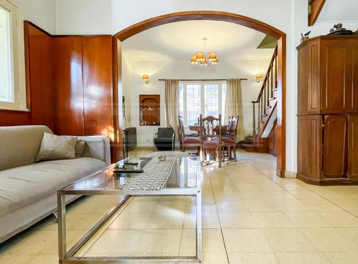 Casa · 200m² · 6 Ambientes · 2 Cocheras