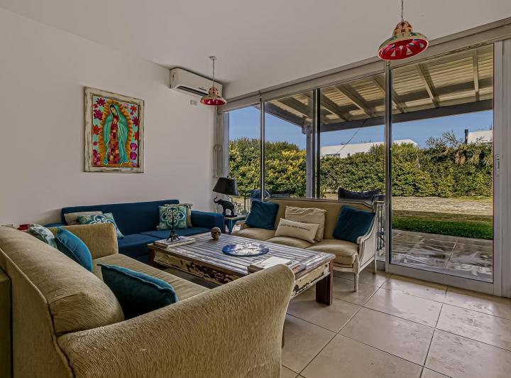 Casa · 163m² · 4 Ambientes · 2 Cocheras