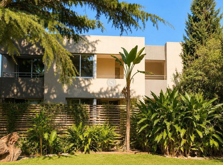 Casa · 80m² · 3 Ambientes · 1 Cochera