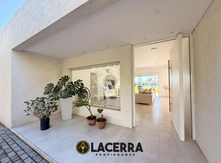 Casa · 127m² · 3 Ambientes · 2 Cocheras