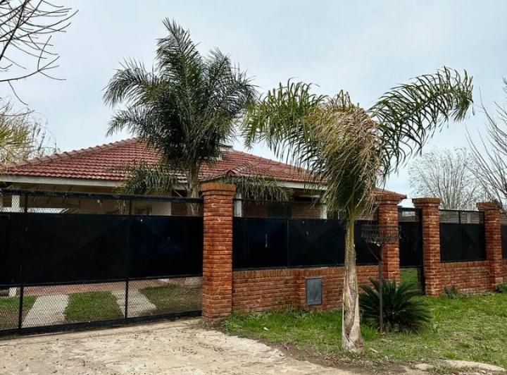 Casa · 109m² · 3 Ambientes · 2 Cocheras