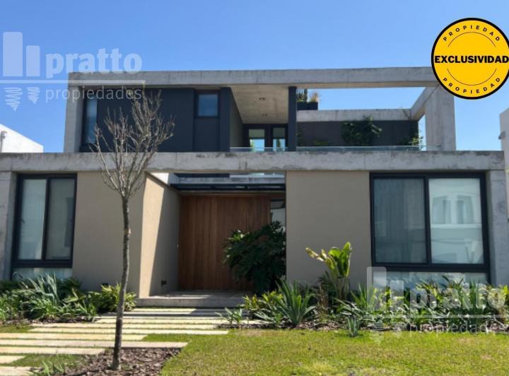 Casa · 188m² · 5 Ambientes · 2 Cocheras
