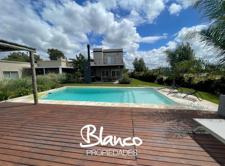 Casa · 103m² · 3 Ambientes · 1 Cochera