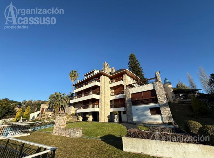 Casa · 1788m² · 10 Ambientes · 25 Cocheras