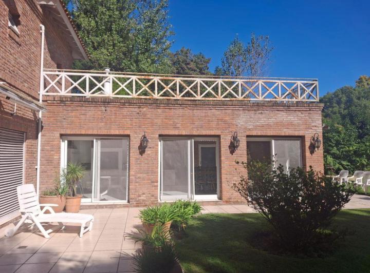 Casa · 205m² · 4 Ambientes · 1 Cochera