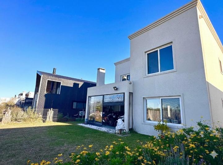 Casa · 160m² · 5 Ambientes