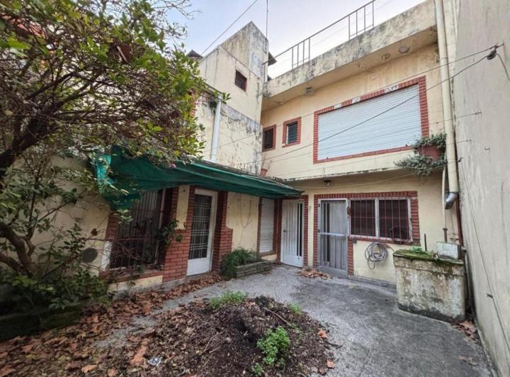 Casa · 200m² · 5 Ambientes