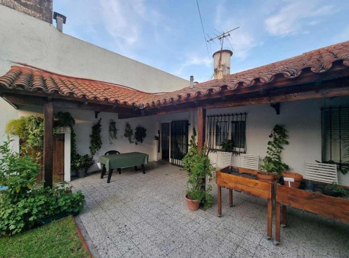 Casa · 184m² · 4 Ambientes · 1 Cochera