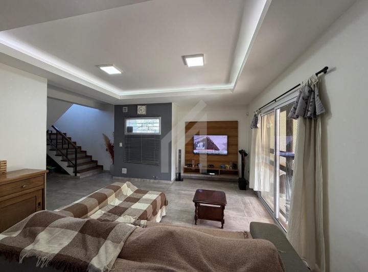 Casa · 132m² · 4 Ambientes · 2 Cocheras