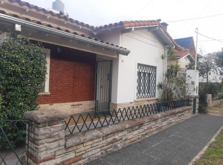 Casa · 85m² · 3 Ambientes · 1 Cochera