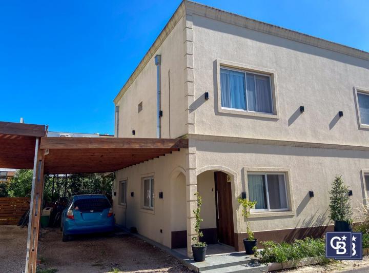 Casa · 117m² · 3 Ambientes · 2 Cocheras