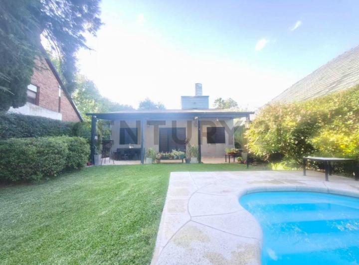 Casa · 75m² · 4 Ambientes · 2 Cocheras