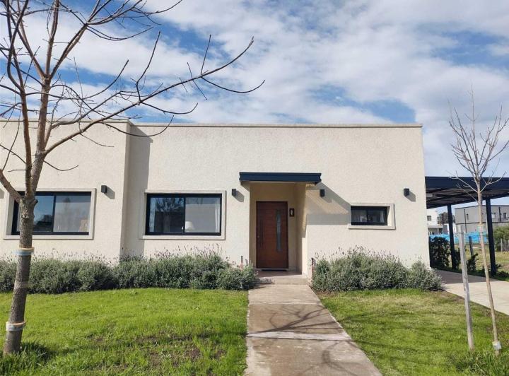 Casa · 133m² · 4 Ambientes · 1 Cochera