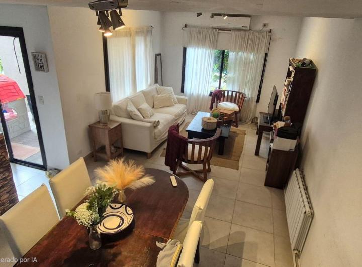 Casa · 87m² · 3 Ambientes · 1 Cochera