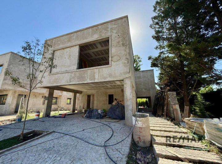 Casa · 160m² · 4 Ambientes