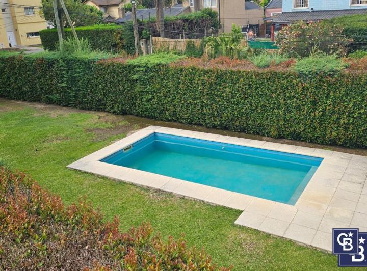 Casa · 196m² · 4 Ambientes · 1 Cochera