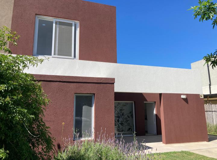 Casa · 110m² · 4 Ambientes · 1 Cochera