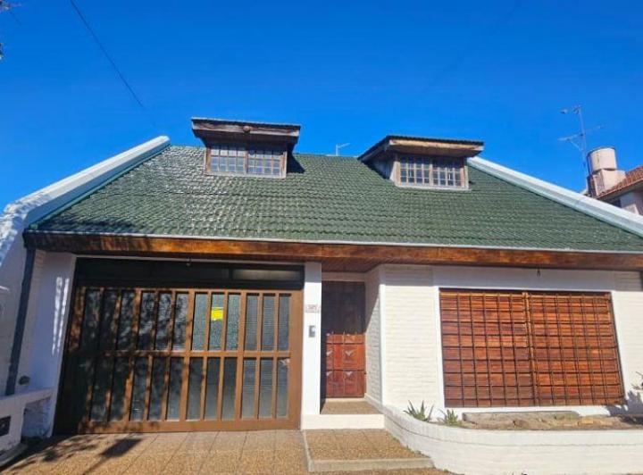 Casa · 170m² · 4 Ambientes · 1 Cochera