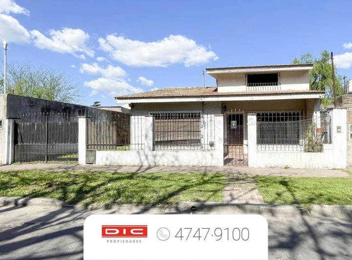 Casa · 115m² · 4 Ambientes · 3 Cocheras