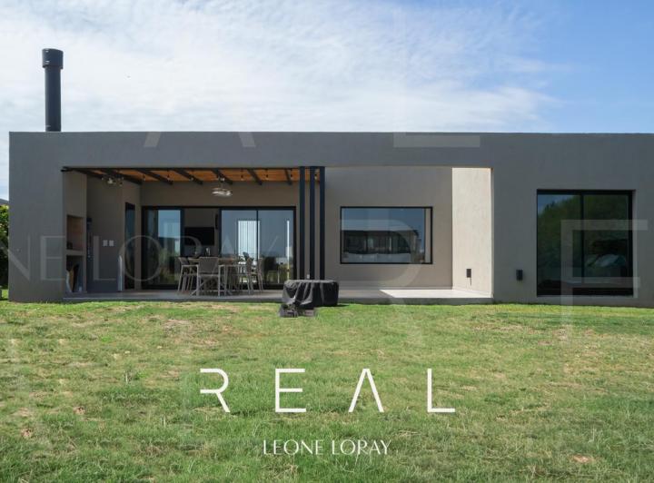 Casa · 129m² · 4 Ambientes · 4 Cocheras