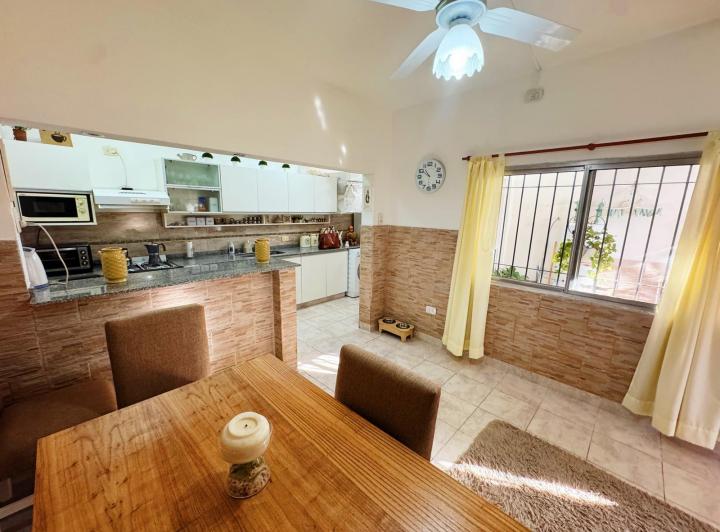 Casa · 95m² · 4 Ambientes · 1 Cochera