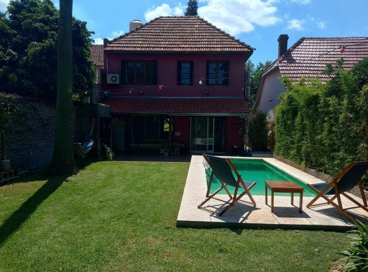 Casa · 160m² · 4 Ambientes · 2 Cocheras