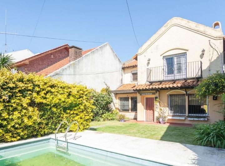 Casa · 185m² · 6 Ambientes · 2 Cocheras