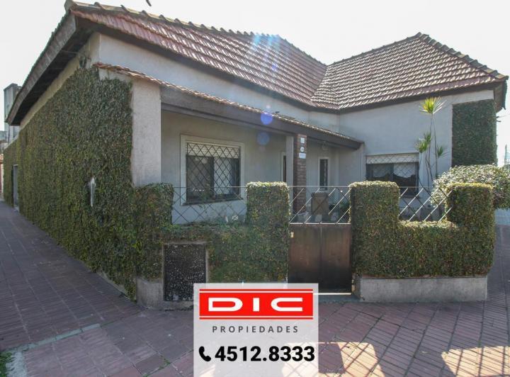 Casa · 180m² · 4 Ambientes · 1 Cochera