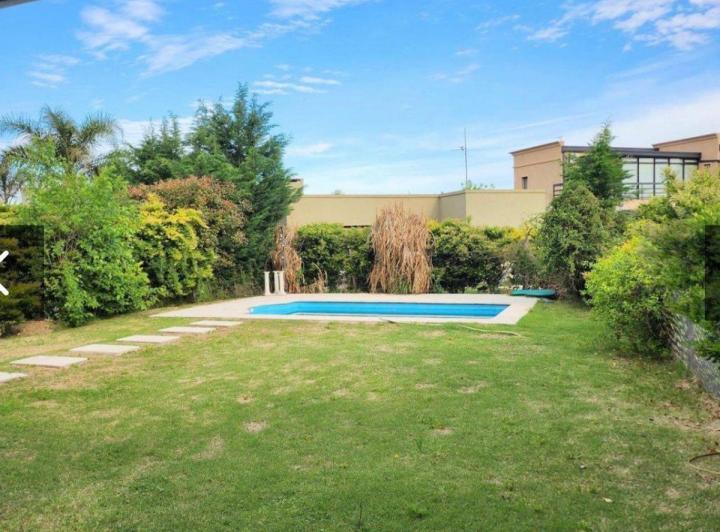 Casa · 132m² · 5 Ambientes · 2 Cocheras