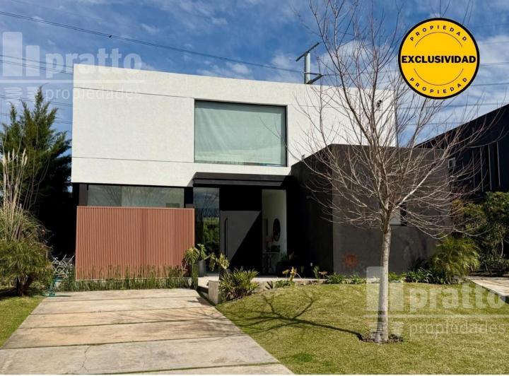 Casa · 210m² · 4 Ambientes