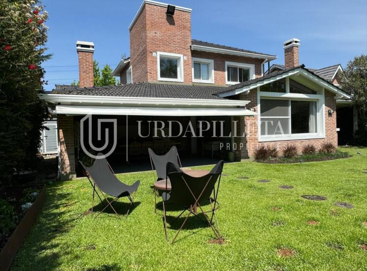 Casa · 195m² · 4 Ambientes