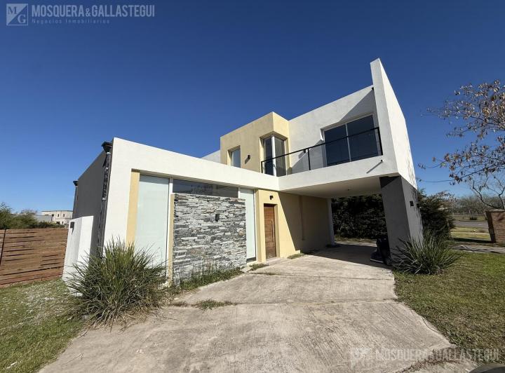 Casa · 150m² · 4 Ambientes · 1 Cochera
