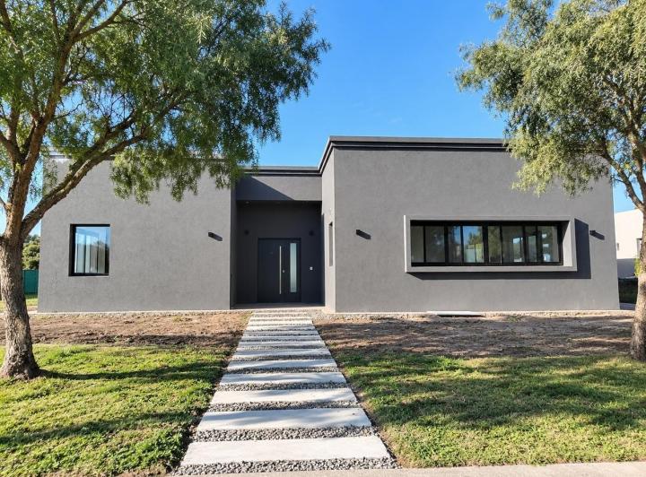 Casa · 150m² · 4 Ambientes · 2 Cocheras