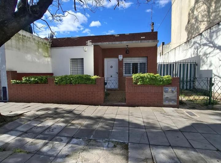 Casa · 90m² · 4 Ambientes · 2 Cocheras