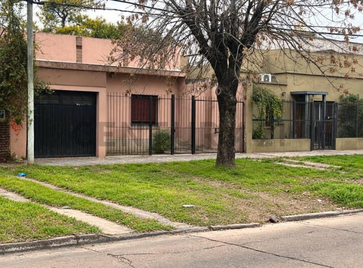 Casa · 95m² · 3 Ambientes · 1 Cochera