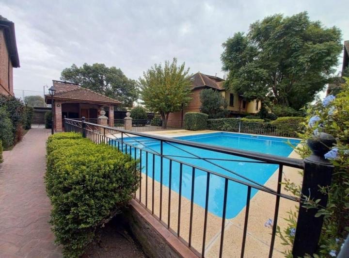 Casa · 75m² · 4 Ambientes · 1 Cochera