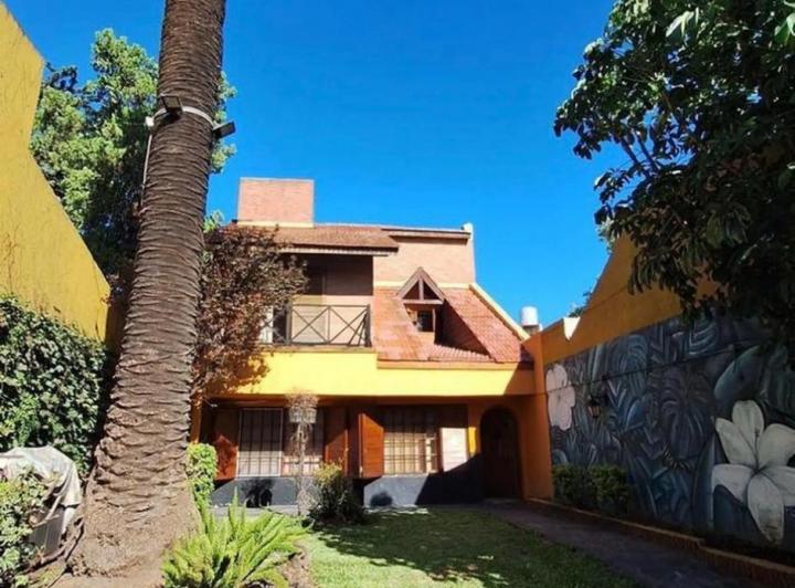 Casa · 125m² · 4 Ambientes · 2 Cocheras
