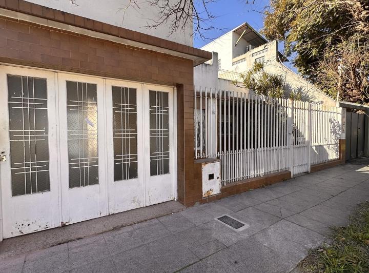 Casa · 110m² · 6 Ambientes · 1 Cochera
