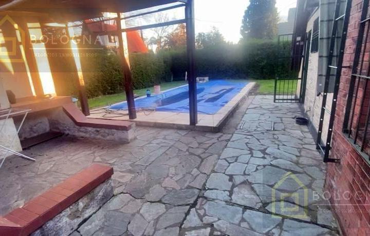 Casa · 80m² · 4 Ambientes · 2 Cocheras