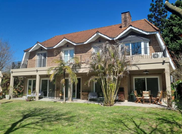 Casa · 353m²