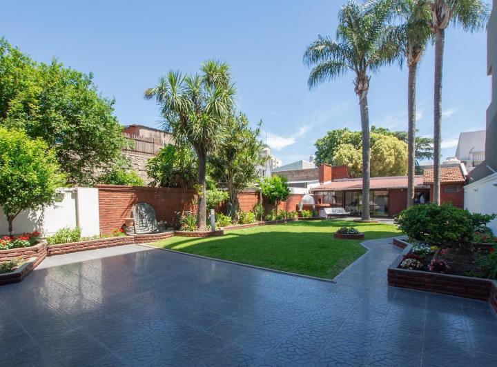 Casa · 130m² · 4 Ambientes · 2 Cocheras
