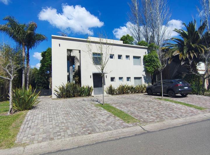 Casa · 755m² · 5 Ambientes